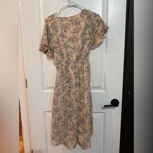 Sienna sky cream flower wrap style dress women’s medium